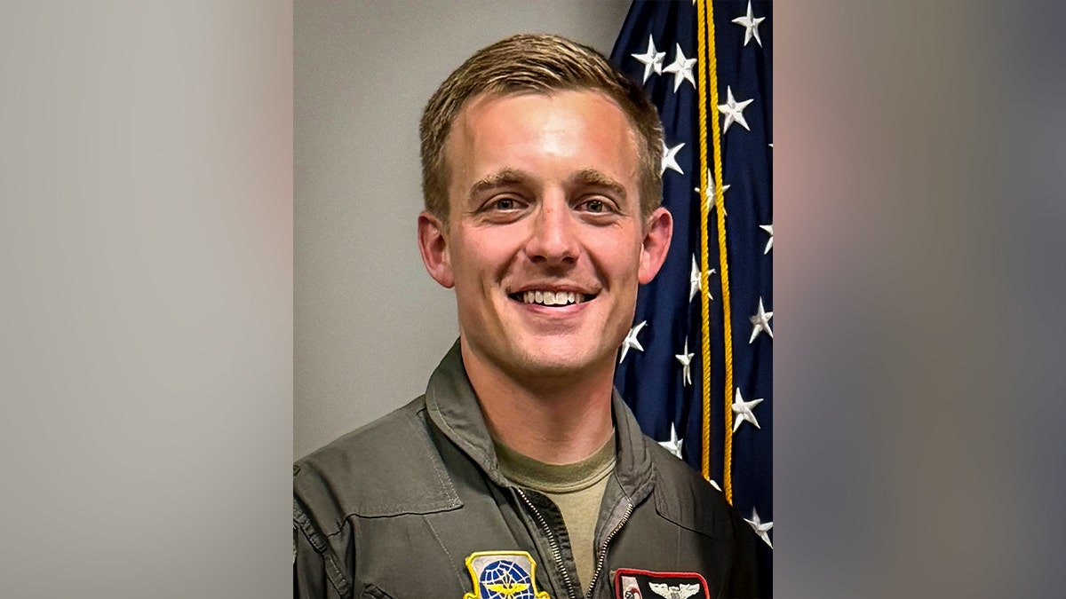 Headshot portrait photo of Maj. Kilnner.