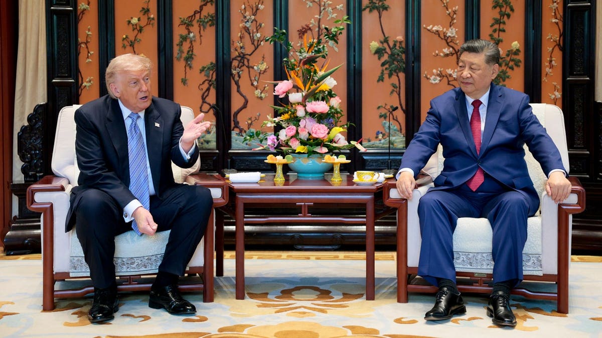 trump xi final summit meeting tea room