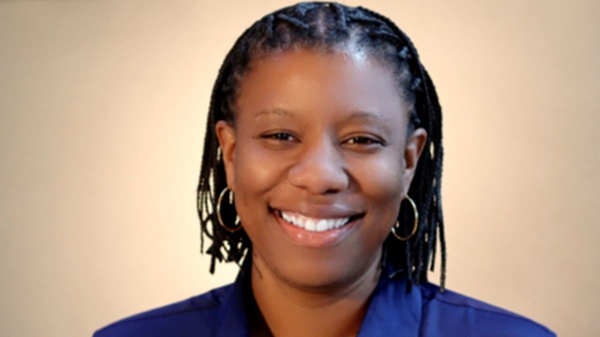 Headshot of Joy Hollingsworth