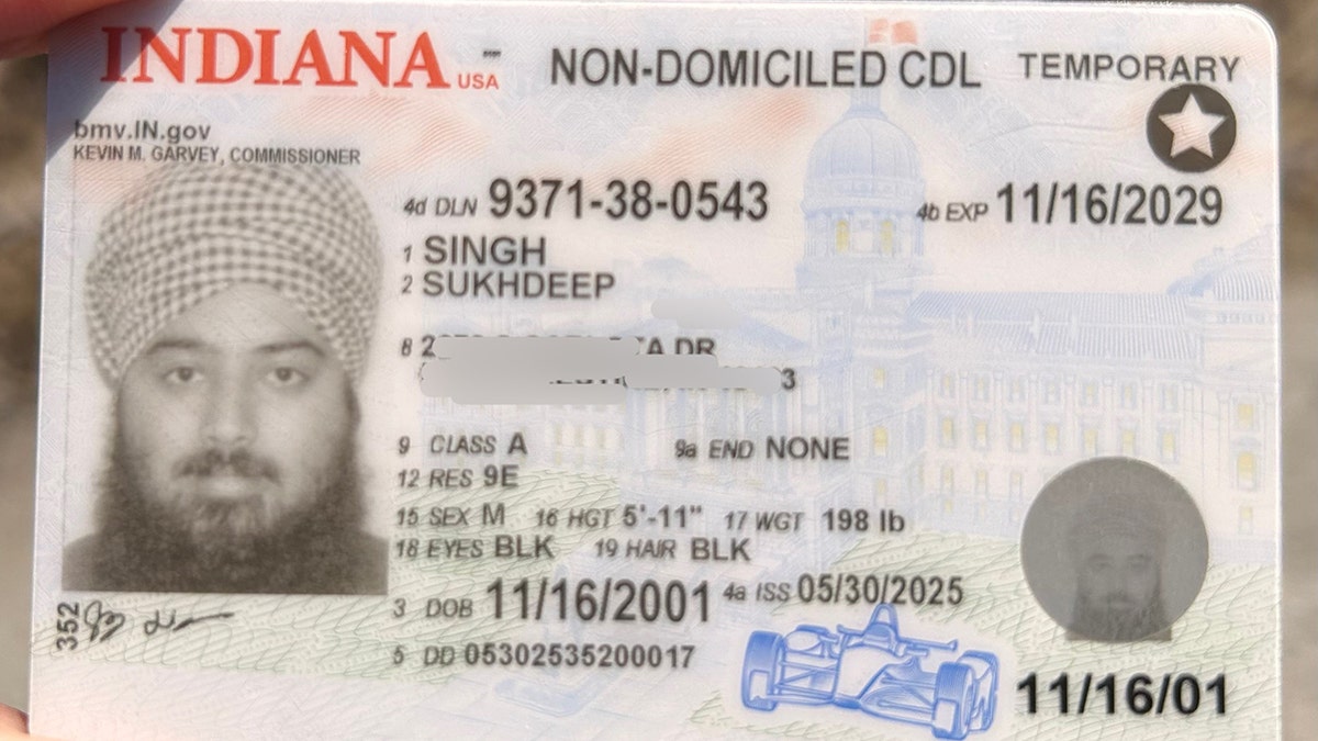 Commercial driver's license of Singh Sukhdeep showing his photo and personal details.