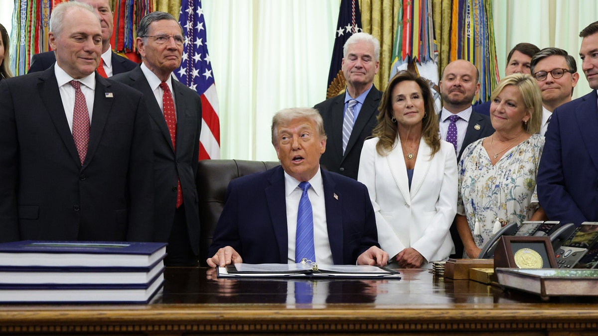 Trump oval office with lawmakers for secure america act