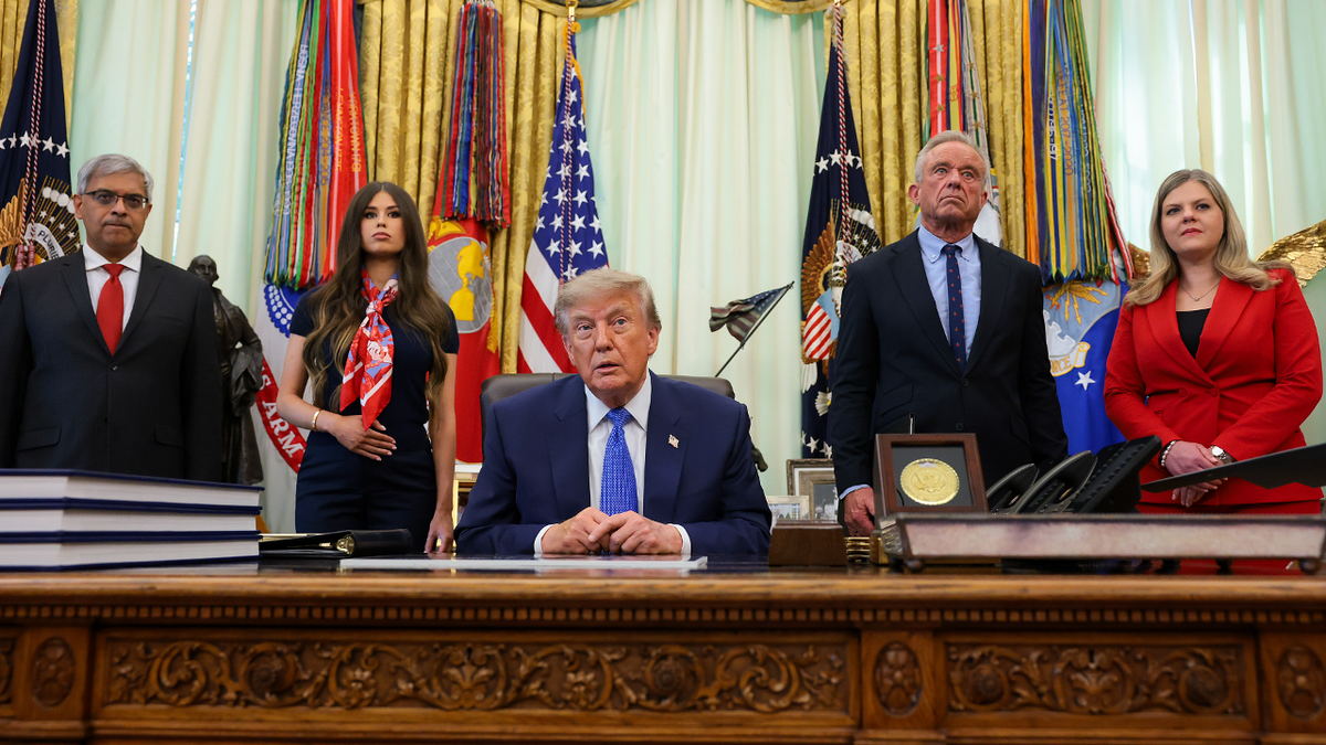 Heidi Overton in Oval Office with Trump