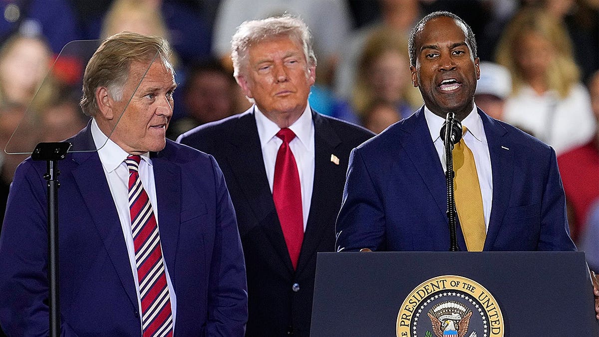 Trump campaigns for Mike Rogers and John James in Michigan