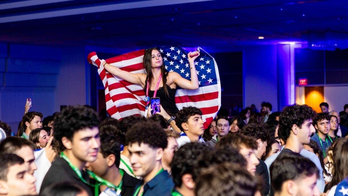 pro israel students american flag