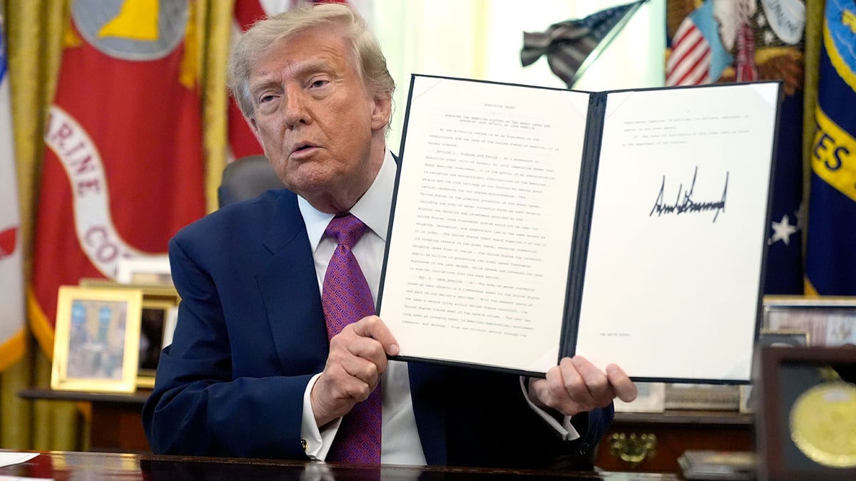 Trump signs executive order