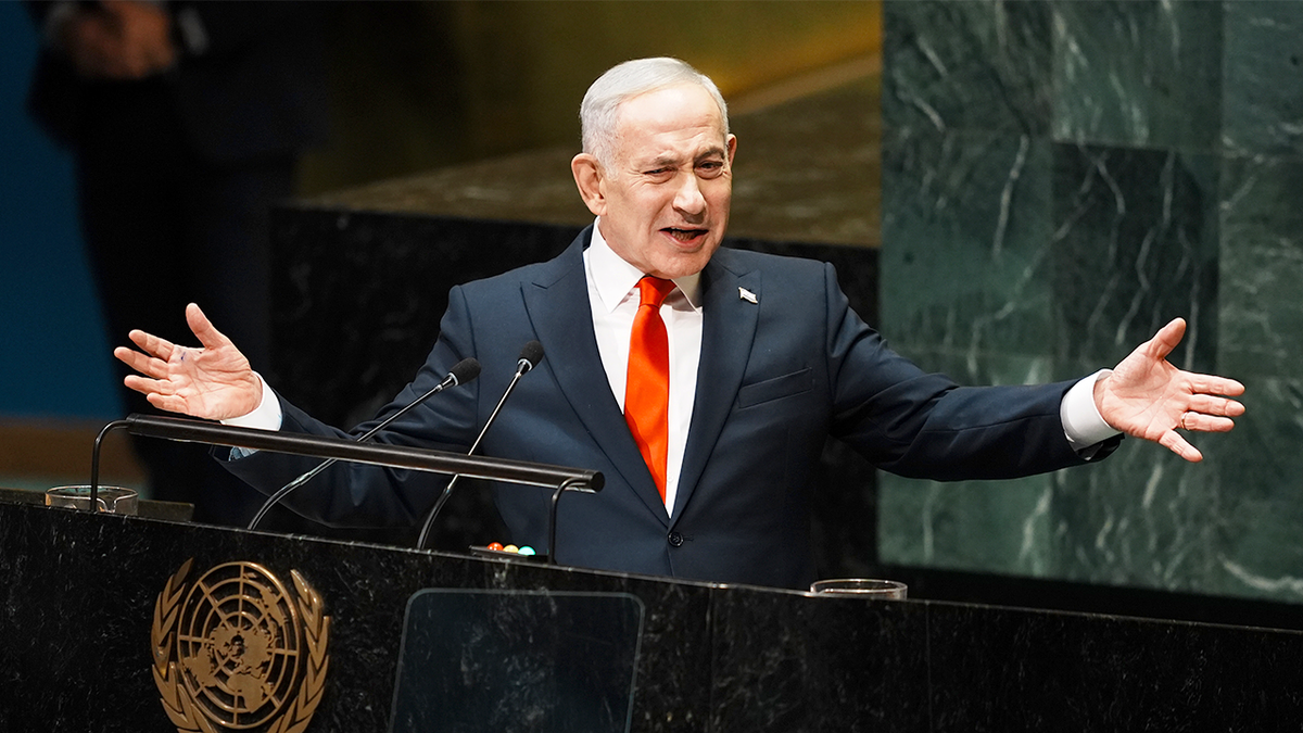 Benjamin Netanyahu giving a speech