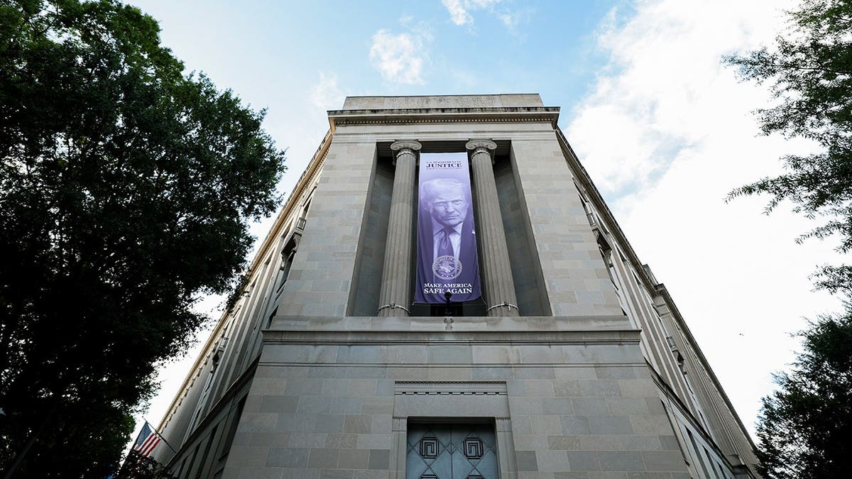 Exterior shot of the Justice Department Building.