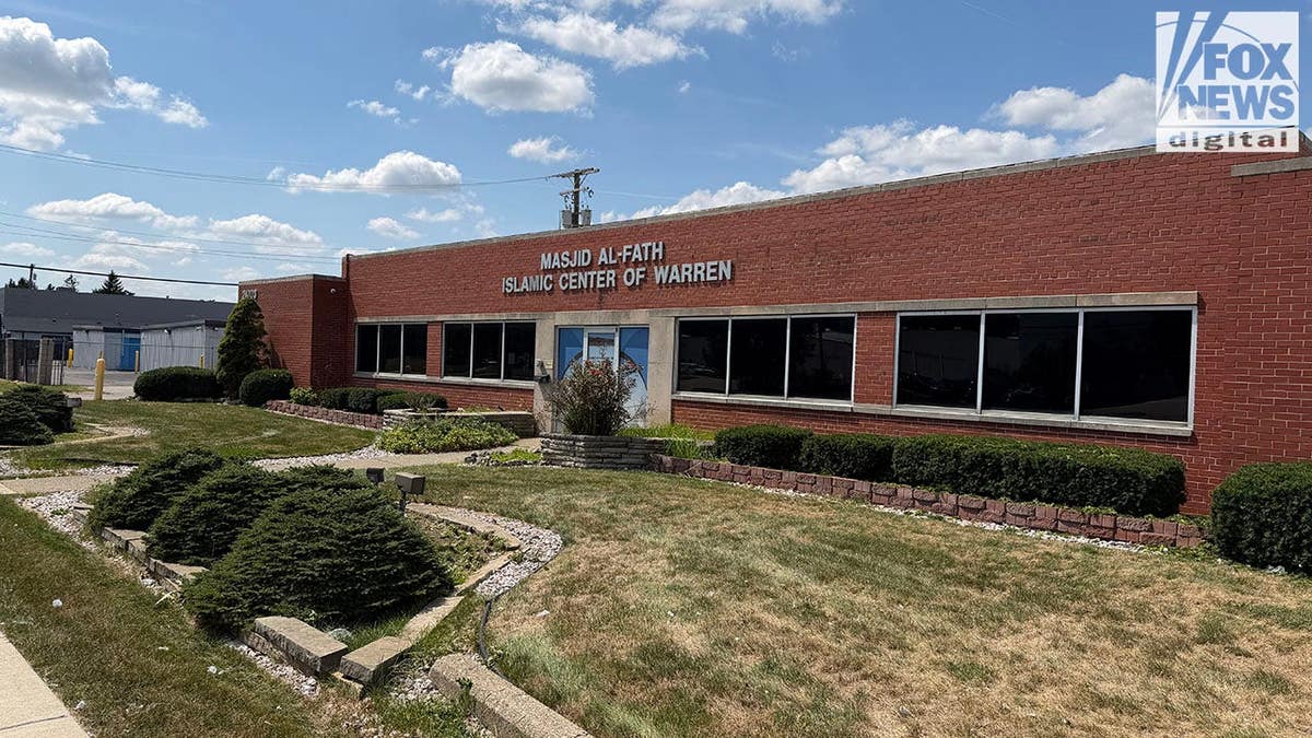 Masjid Al-Fath Islamic Center warren