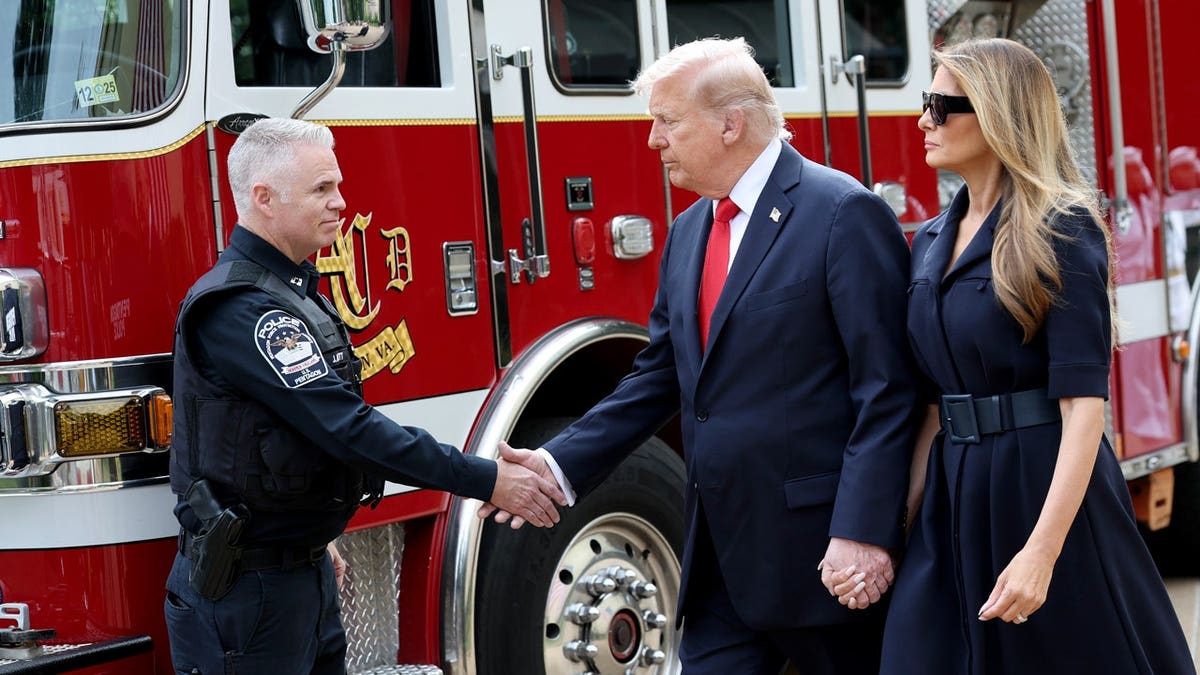 trump melania firefighter at pentagon