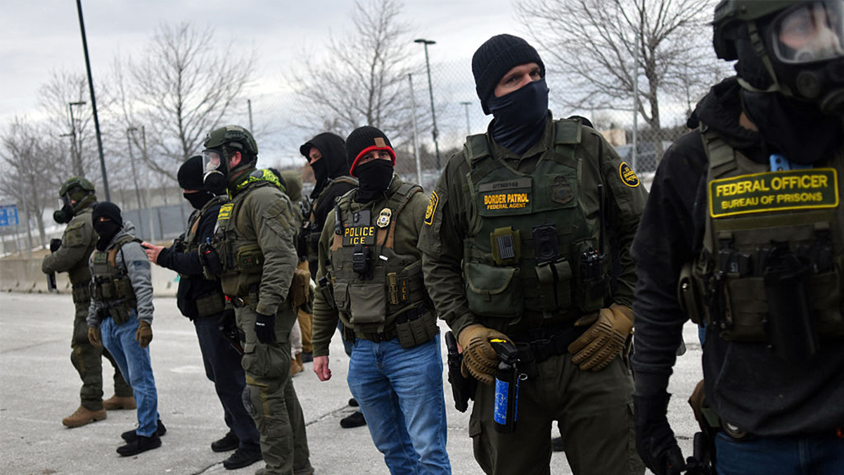 Federal agents