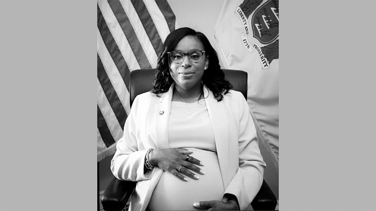 Rep. LaMonica Mciver, D-N.J., new pregnancy picture