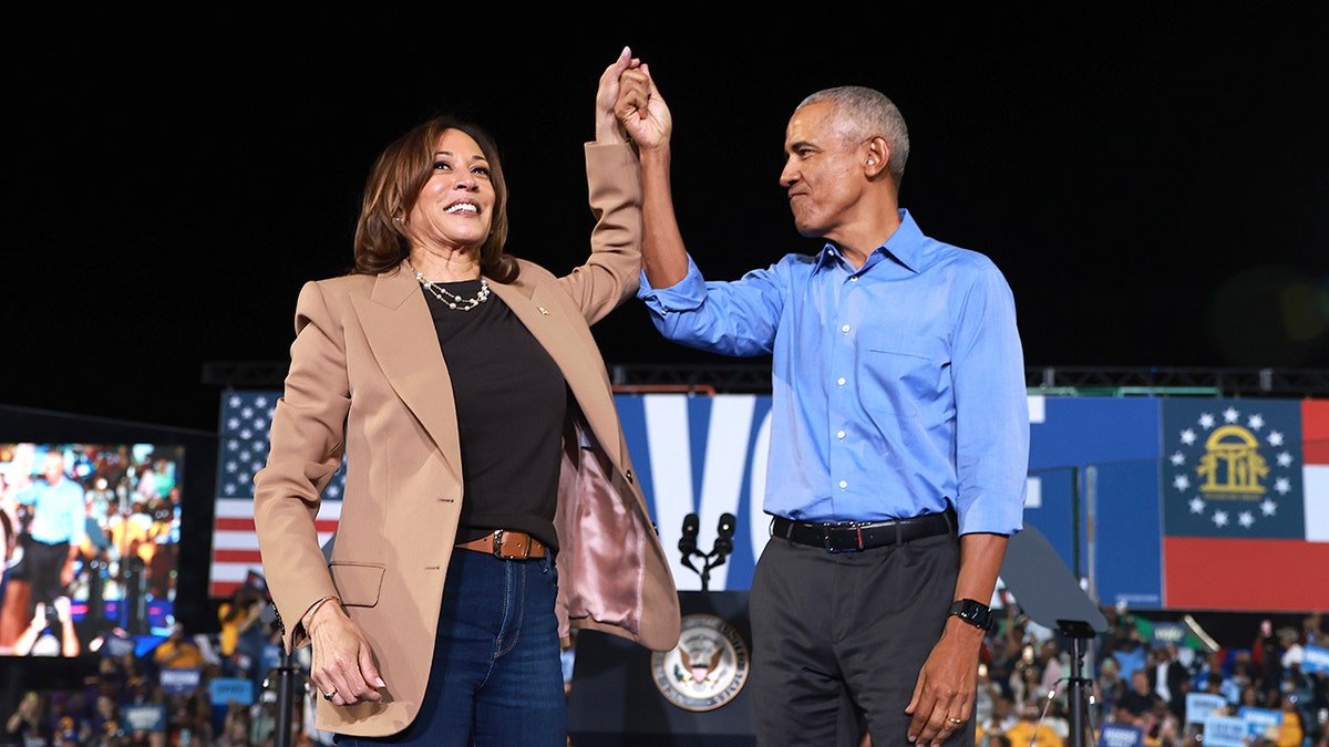 obama-harris-election-rally