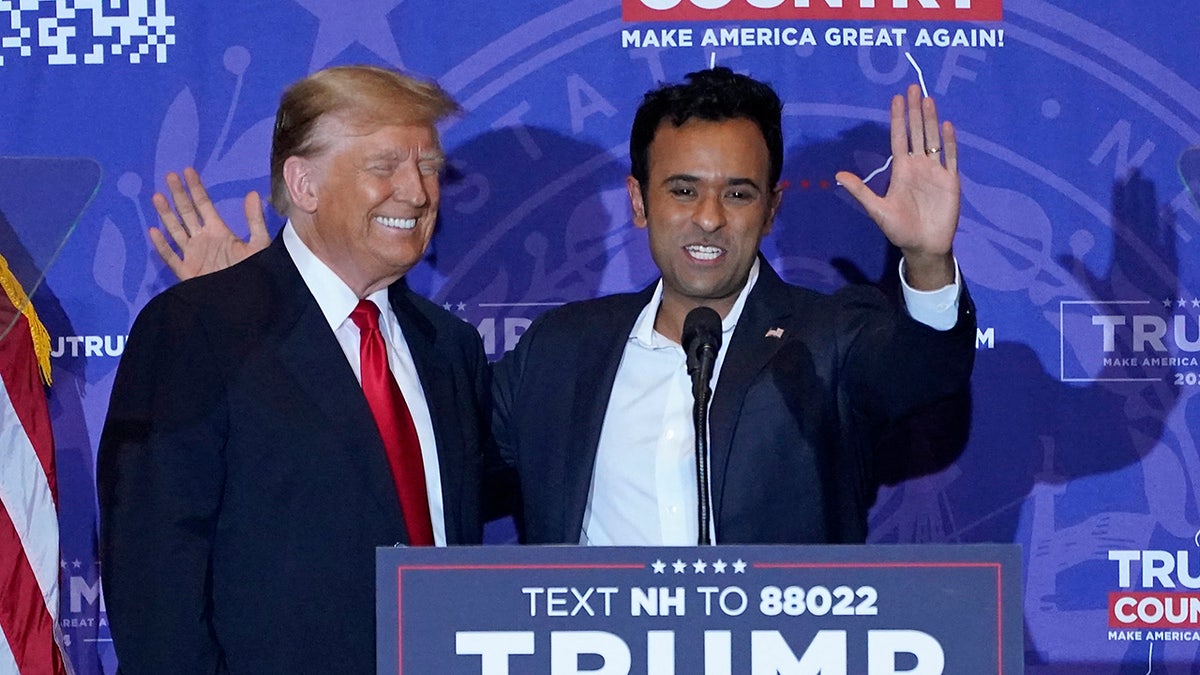 Trump smiles as Ramaswamy waves from New Hampshire stage