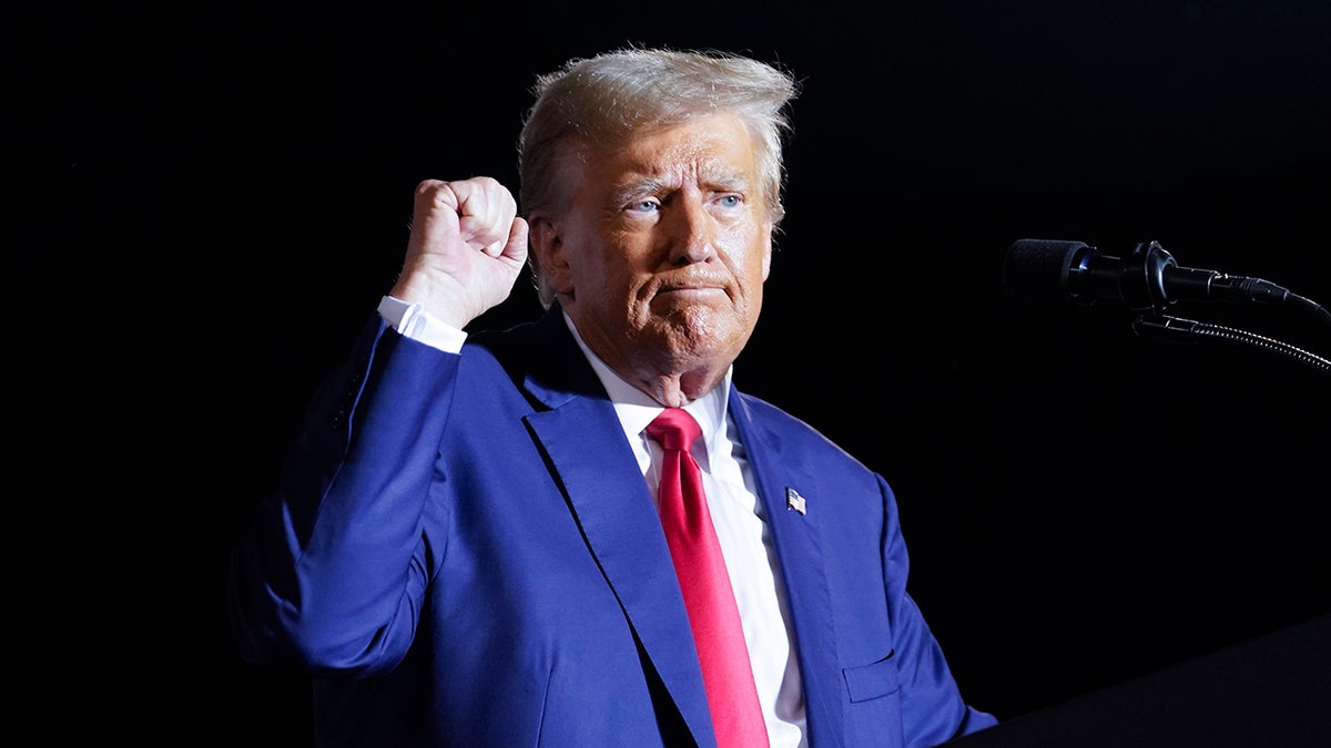 Trump pumps his fist at Florida rally